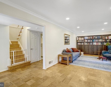 8527 Parliament Drive - Photo Thumbnail 3