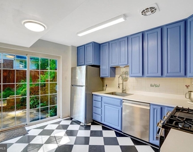 8527 Parliament Drive - Photo Thumbnail 12