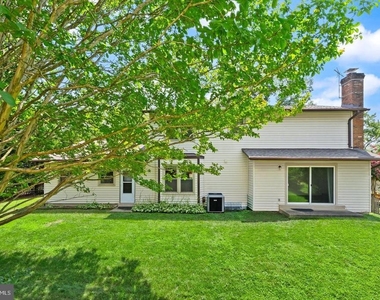8902 Huxley Court - Photo Thumbnail 18
