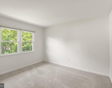 8902 Huxley Court - Photo Thumbnail 35