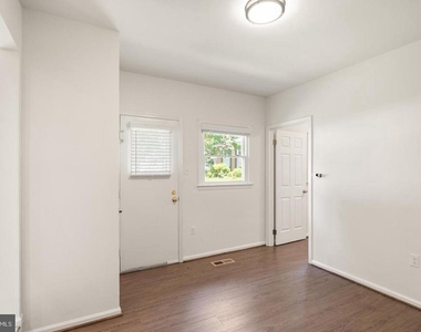 8902 Huxley Court - Photo Thumbnail 45