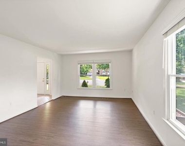 8902 Huxley Court - Photo Thumbnail 63