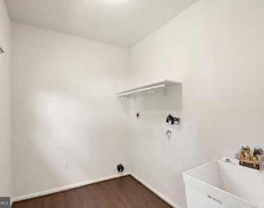 8902 Huxley Court - Photo Thumbnail 10