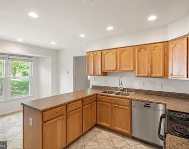 8902 Huxley Court - Photo Thumbnail 39