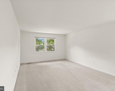 8902 Huxley Court - Photo Thumbnail 29