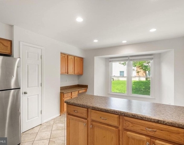 8902 Huxley Court - Photo Thumbnail 40