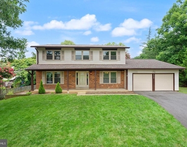 8902 Huxley Court - Photo Thumbnail 23