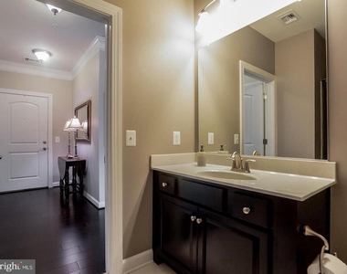 13722 Neil Armstrong Avenue - Photo Thumbnail 12