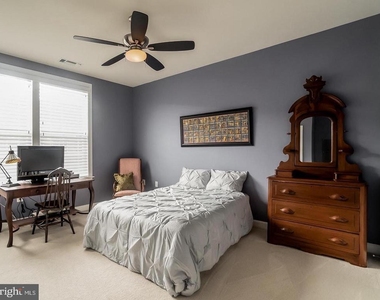 13722 Neil Armstrong Avenue - Photo Thumbnail 10