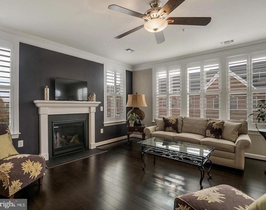 13722 Neil Armstrong Avenue - Photo Thumbnail 8