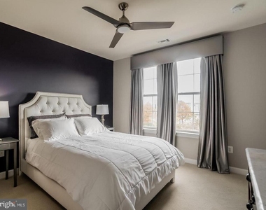 13722 Neil Armstrong Avenue - Photo Thumbnail 11