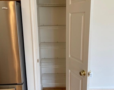2560 Belcroft Place - Photo Thumbnail 3
