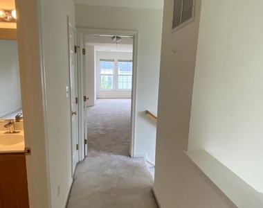 2560 Belcroft Place - Photo Thumbnail 18
