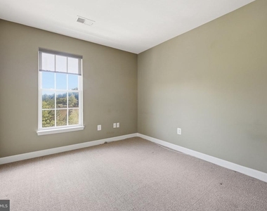 4473 Beacon Grove Circle - Photo Thumbnail 34