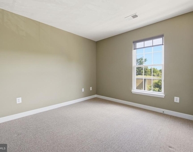 4473 Beacon Grove Circle - Photo Thumbnail 32