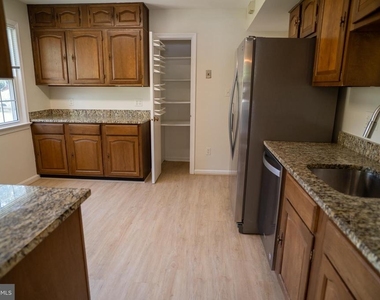 5012 Larno Drive - Photo Thumbnail 33