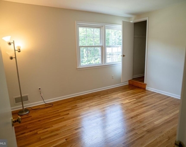 5012 Larno Drive - Photo Thumbnail 50