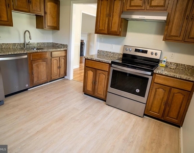 5012 Larno Drive - Photo Thumbnail 30