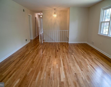 5012 Larno Drive - Photo Thumbnail 25