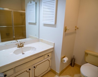 5012 Larno Drive - Photo Thumbnail 39