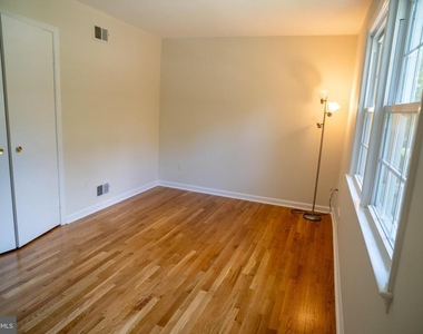 5012 Larno Drive - Photo Thumbnail 53