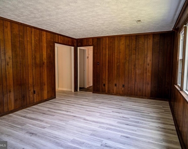 5012 Larno Drive - Photo Thumbnail 11