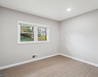 2226 Westwood Place - Photo Thumbnail 16