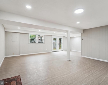 2226 Westwood Place - Photo Thumbnail 21