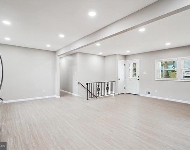 2226 Westwood Place - Photo Thumbnail 7