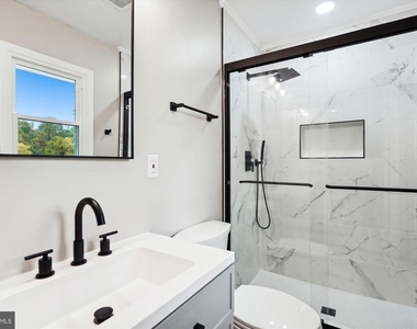 2226 Westwood Place - Photo Thumbnail 13