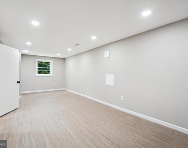 2226 Westwood Place - Photo Thumbnail 19