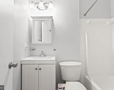 9904 Hagel Circle - Photo Thumbnail 23
