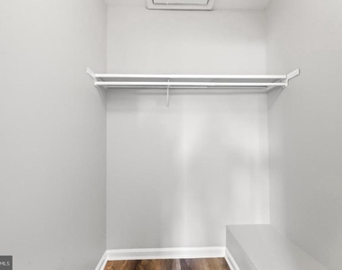 9904 Hagel Circle - Photo Thumbnail 19