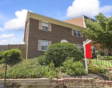 9904 Hagel Circle - Photo Thumbnail 1
