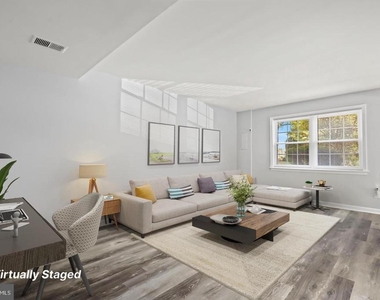 9904 Hagel Circle - Photo Thumbnail 4