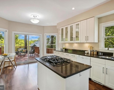 2041 Westmoreland Street - Photo Thumbnail 8