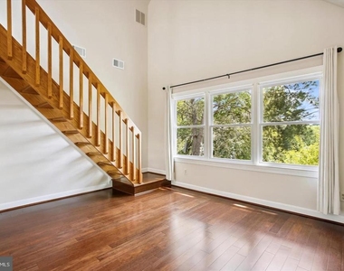 2041 Westmoreland Street - Photo Thumbnail 29