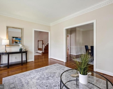 2041 Westmoreland Street - Photo Thumbnail 5