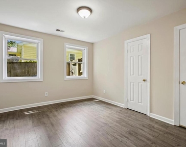 2041 Westmoreland Street - Photo Thumbnail 41