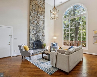 2041 Westmoreland Street - Photo Thumbnail 13