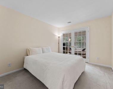 7501 Ashby Lane - Photo Thumbnail 15