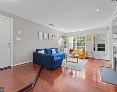 7501 Ashby Lane - Photo Thumbnail 2