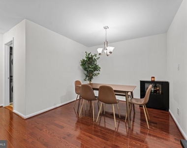 7501 Ashby Lane - Photo Thumbnail 5