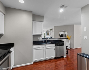7501 Ashby Lane - Photo Thumbnail 8