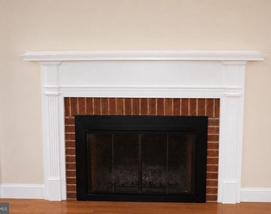 324 W Asher W - Photo Thumbnail 4