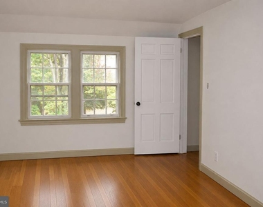 324 W Asher W - Photo Thumbnail 11