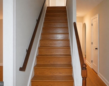 324 W Asher W - Photo Thumbnail 8