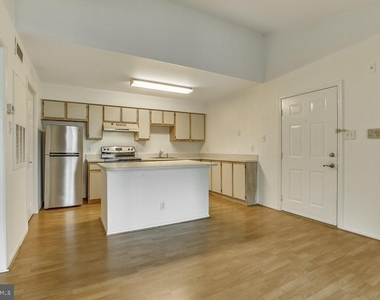 3305 Wyndham Circle - Photo Thumbnail 4