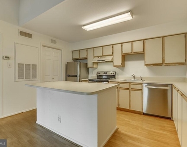 3305 Wyndham Circle - Photo Thumbnail 9