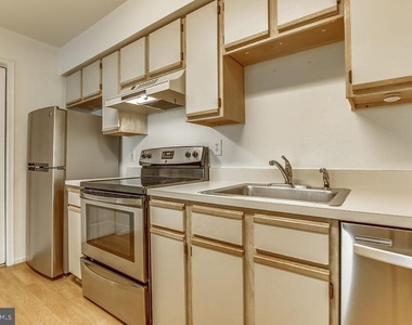 3305 Wyndham Circle - Photo Thumbnail 11